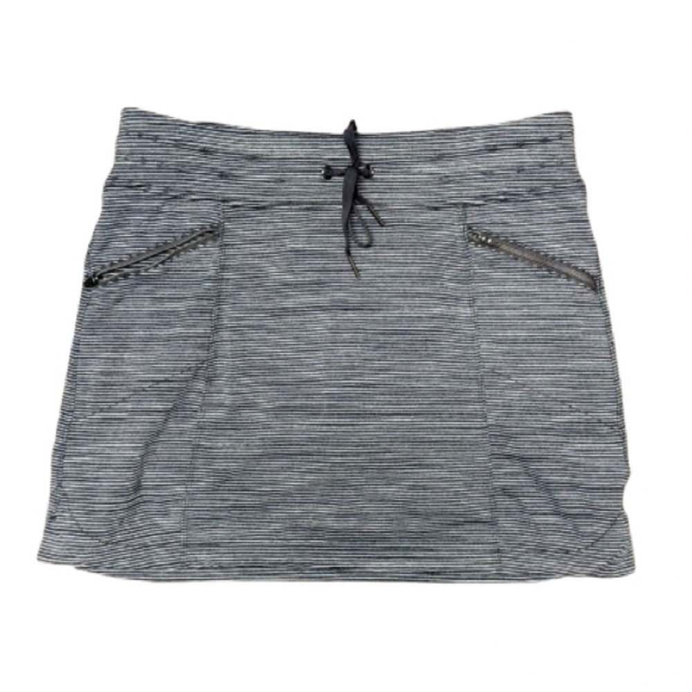 Athleta Black & White Striped Skort-Size Small 
Great Pre-Owned Condition